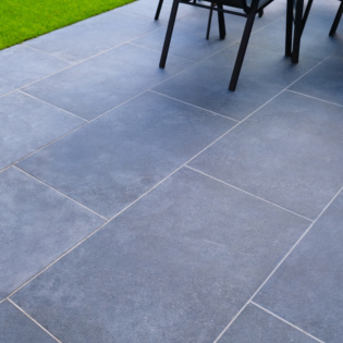 Vitripiazza Bellezza Lite Lago Porcelain Paving with outdoor seating